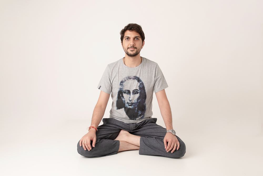 Queops Barreto em meditação